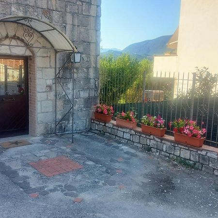 Casale Di Pesche Bed and Breakfast Buitenkant foto