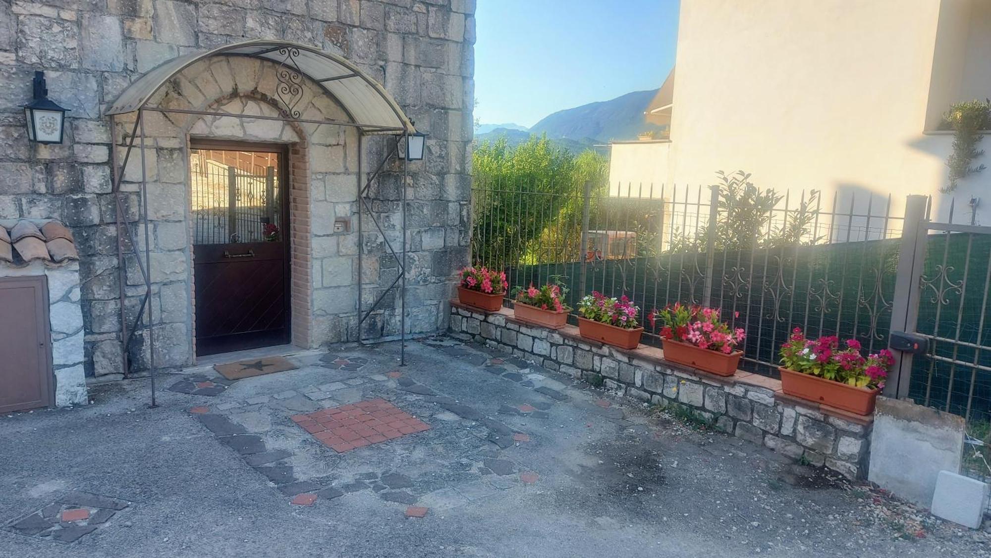 Casale Di Pesche Bed and Breakfast Buitenkant foto